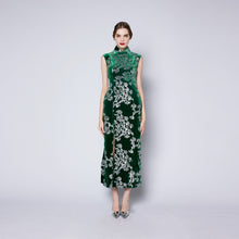 Load image into Gallery viewer, Meng Yao Velvet Maxi Qipao