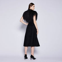 Load image into Gallery viewer, Feather Cape