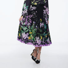 Load image into Gallery viewer, Printed Pleated Skirt