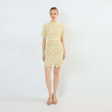 Load image into Gallery viewer, 霏妍 Feiyan Lace Qipao