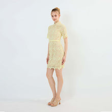 Load image into Gallery viewer, 霏妍 Feiyan Lace Qipao