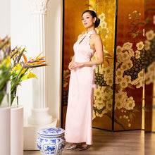 Load image into Gallery viewer, Li Hua Scallop Qipao