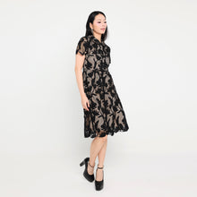 Load image into Gallery viewer, 美慧 Měi Huì Lace Dress