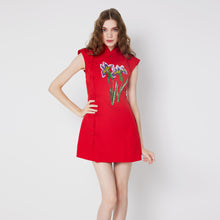 Load image into Gallery viewer, Mei Xiang Embellished Qipao
