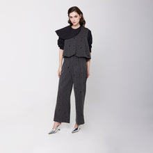 Load image into Gallery viewer, Eyelet Vest
