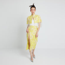 Load image into Gallery viewer, Xue Ke Tassel Cape
