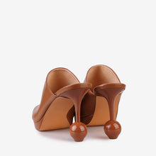 Load image into Gallery viewer, LEWRE LEMARA HEELS
