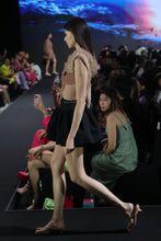 Load image into Gallery viewer, LOOK 2