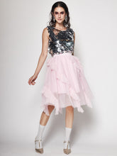 Load image into Gallery viewer, Asymmetric Tulle Midi Skirt