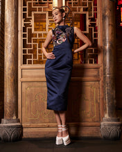 Load image into Gallery viewer, Rú Huā Floral Satin Midi Dress