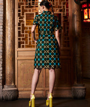 Load image into Gallery viewer, Yù zhēn GUIPURE SLEEVE QIPAO