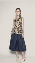 Load and play video in Gallery viewer, Printed Scallop Top