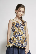 Load image into Gallery viewer, Printed Scallop Top