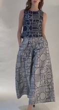 Load and play video in Gallery viewer, Geometric sleeveless top