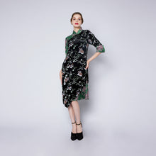 Load image into Gallery viewer, Meng Yao Velvet Dress
