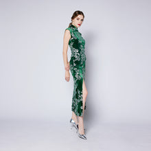 Load image into Gallery viewer, Meng Yao Velvet Maxi Qipao
