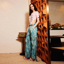 Load image into Gallery viewer, PARACHUTE PANTS DENIM
