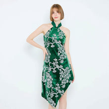 Load image into Gallery viewer, Meng Yao Halter Qipao
