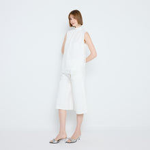 Load image into Gallery viewer, SLEEVELESS LACE TOP
