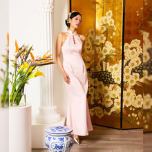 Load image into Gallery viewer, Li Hua Scallop Qipao
