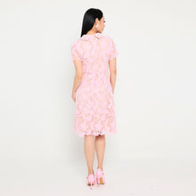 Load image into Gallery viewer, 美慧 Měi Huì Lace Dress
