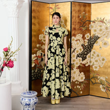 Load image into Gallery viewer, Li Yi Qipao Dress
