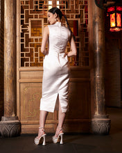 Load image into Gallery viewer, Mei Huā Floral Satin Midi Dress
