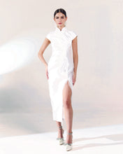 Load image into Gallery viewer, Crystal Pleated Qipao
