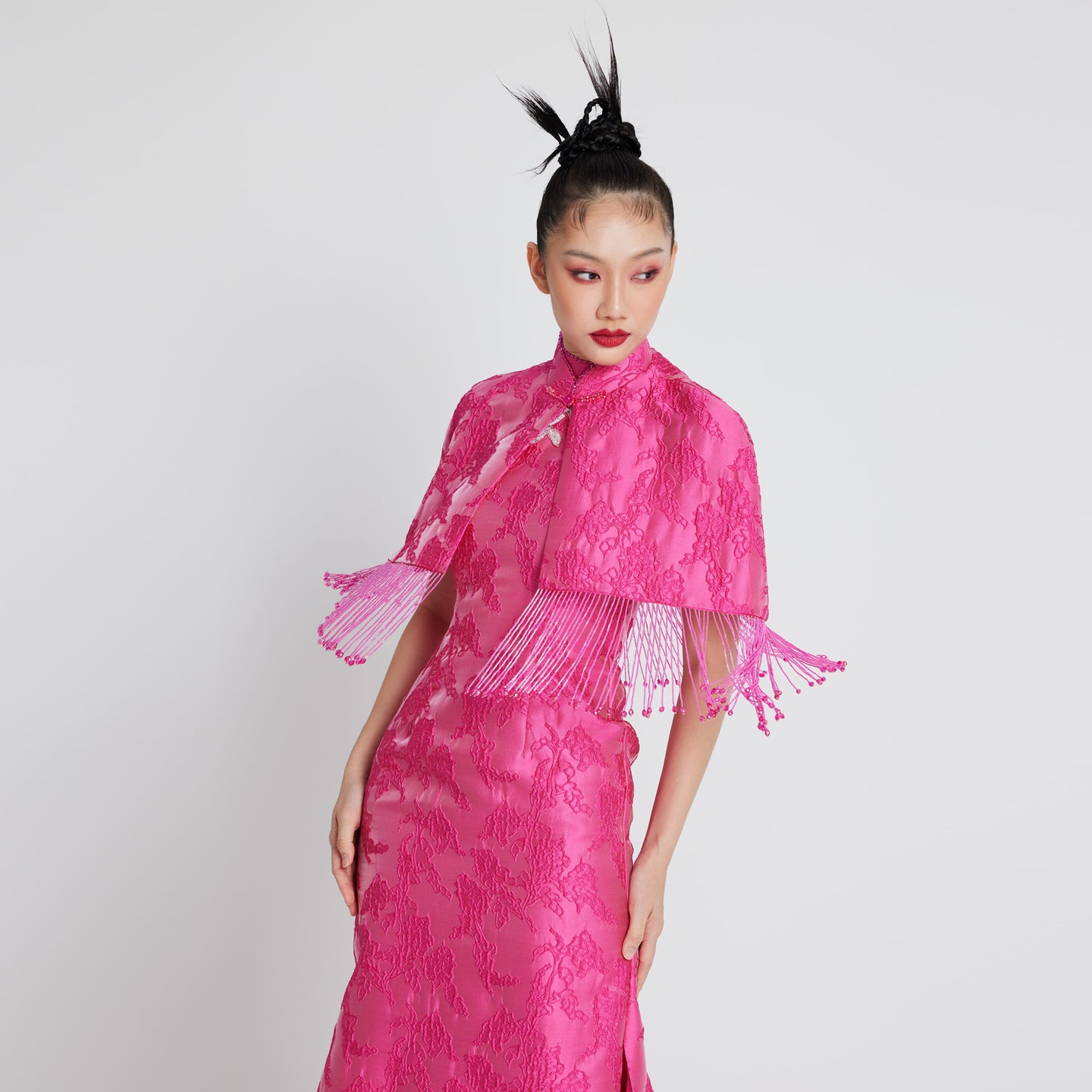 Xue Ke Tassel Cape