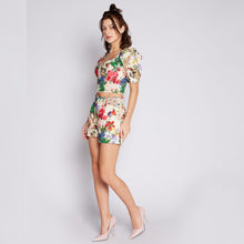 Load image into Gallery viewer, LINEN CROP TOP
