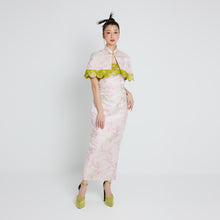 Load image into Gallery viewer, Ke Rou Scallop Cape
