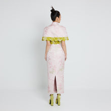 Load image into Gallery viewer, Ke Rou Scallop Cape

