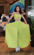 Load image into Gallery viewer, Chiffon Pleated Pants
