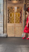 Load and play video in Gallery viewer, Mei Huā Floral Satin Midi Dress
