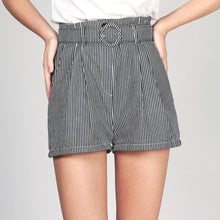 Load image into Gallery viewer, Stripe Short Pants
