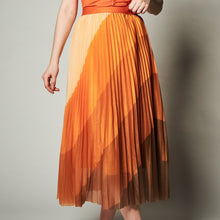 Load image into Gallery viewer, Elly Pleated Skirt
