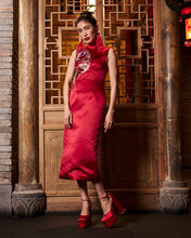 Load image into Gallery viewer, Rú Huā Floral Satin Midi Dress

