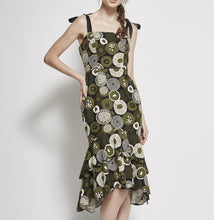 Load image into Gallery viewer, Printed Scallop Dress
