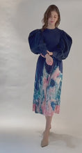 Load and play video in Gallery viewer, Poplin Knit Top

